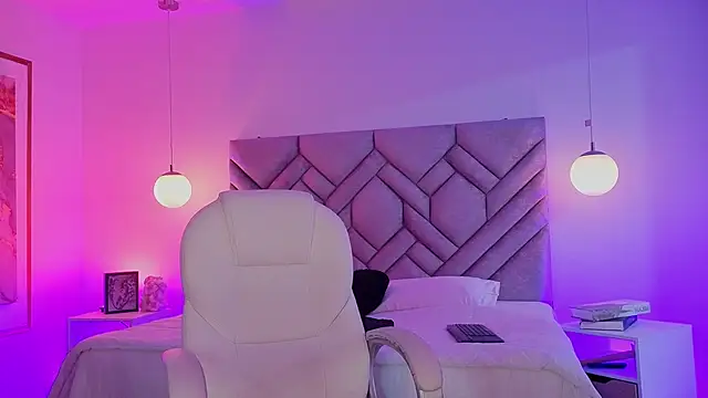 Milan Corleone online show from December 2025 11:58:02 AM