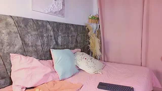 Snapshot of NanyMatrioska chatting on March 2026 11:54:02 PM NanyMatrioska online show from March 2026 11:54:02 PM