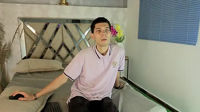 prettyboyy 13 online show from December 2025 03:24:02 AM