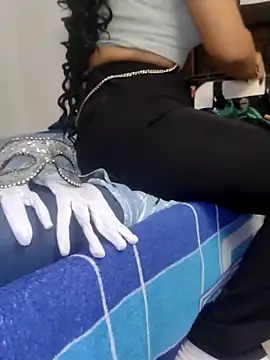 SHARLOT2427 online show from December 2025 09:43:02 PM