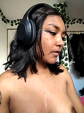 Luna 6 online show from January 2026 08:13:02 PM