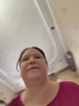 Snapshot of -Queen- chatting on March 2026 06:03:01 AM -Queen- online show from March 2026 06:03:01 AM