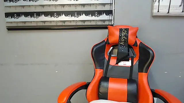 JANIELEE8x online show from December 2025 04:35:02 PM