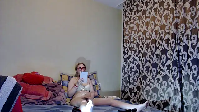 yunis32 online show from February 2025 06:24:01 PM