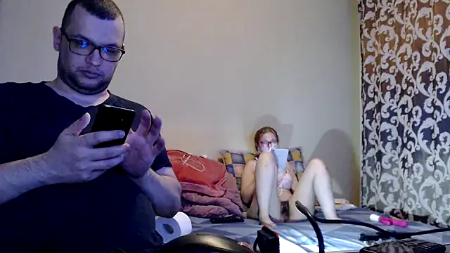 yunis32 online show from February 2025 07:25:02 PM