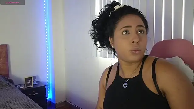 Snapshot of Valery__lovex chatting on February 2026 10:13:02 PM Valery lovex online show from February 2026 10:13:02 PM