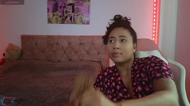 Snapshot of Valery__lovex chatting on February 2026 10:47:02 PM Valery lovex online show from February 2026 10:47:02 PM