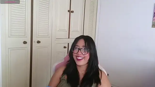 Snapshot of Valery__lovex chatting on February 2026 05:53:02 PM Valery lovex online show from February 2026 05:53:02 PM