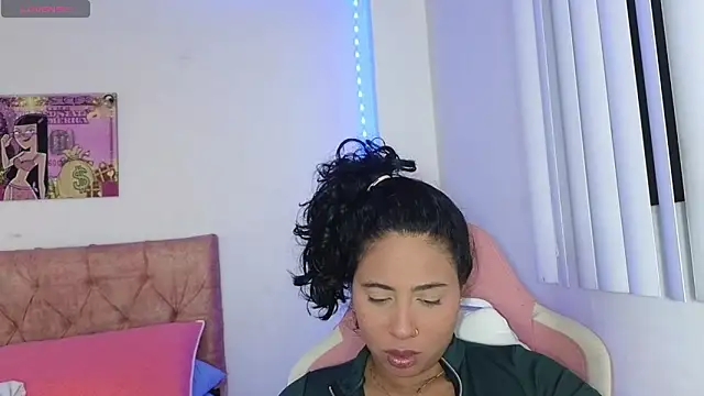 Snapshot of Valery__lovex chatting on March 2026 08:32:02 AM Valery lovex online show from March 2026 08:32:02 AM