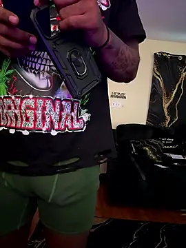 Snapshot of daddydarkskindikk chatting on January 2026 01:05:02 PM daddydarkskindikk online show from January 2026 01:05:02 PM