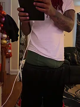 Snapshot of daddydarkskindikk chatting on February 2026 08:40:01 PM daddydarkskindikk online show from February 2026 08:40:01 PM