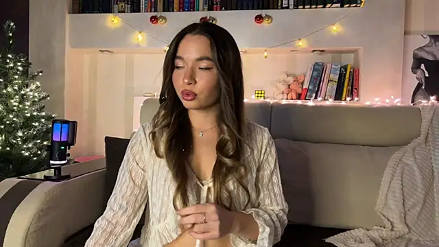 Snapshot of Avvechloe chatting on December 2025 08:48:01 PM Avvechloe online show from December 2025 08:48:01 PM