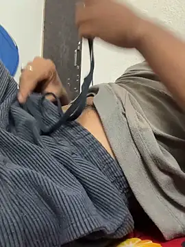 hot gym b0y online show from February 2026 06:17:02 PM