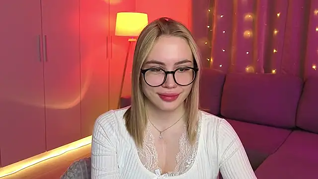 Aurelia Voss online show from March 2026 05:44:01 AM