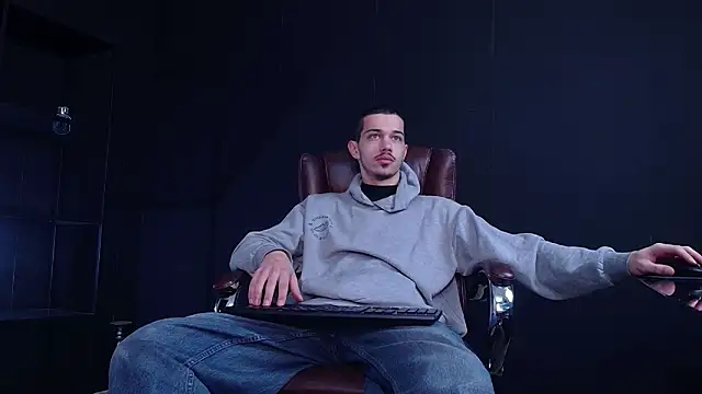 KaydenDrew online show from December 2025 05:24:01 AM