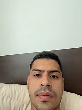 HotWhisper22 online show from December 2025 04:03:01 PM