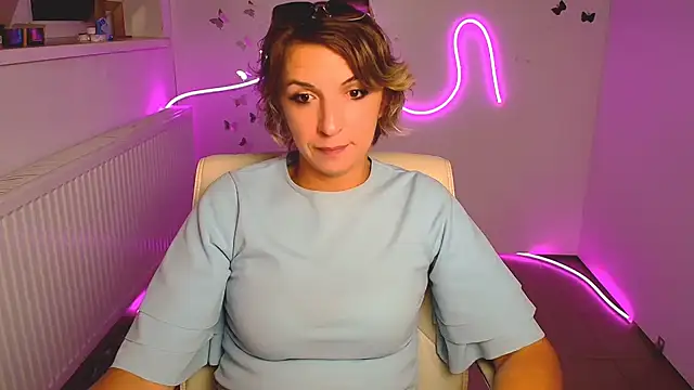 Lana Foxyy online show from July 2026 12:03:02 PM