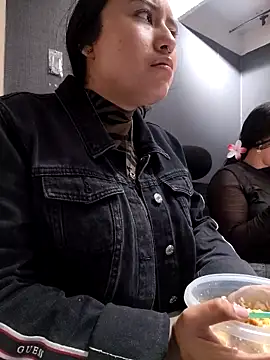 Venuz Rivers  online show from December 2025 01:17:02 PM