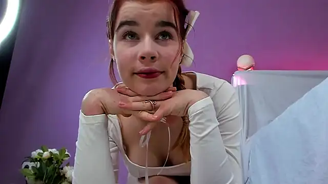 EilinWood online show from December 2025 02:13:01 PM