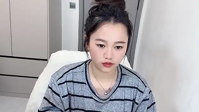 Amireux-8 online show from February 2026 04:40:02 AM