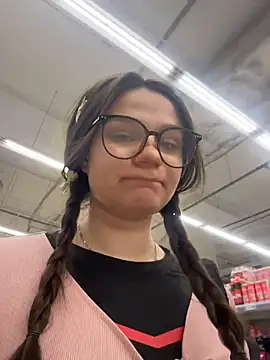 Niki Hug online show from January 2026 10:30:01 AM