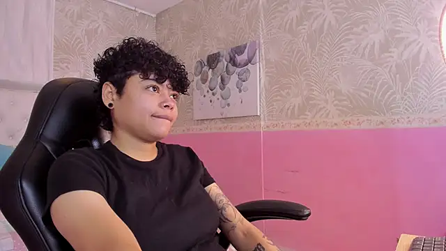 Sasha Venom online show from December 2025 01:07:01 PM