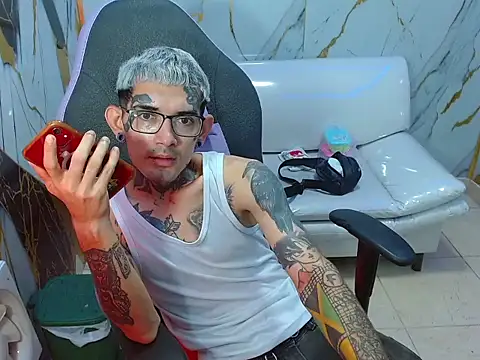 Boy tatto77 online show from February 2026 03:53:01 PM