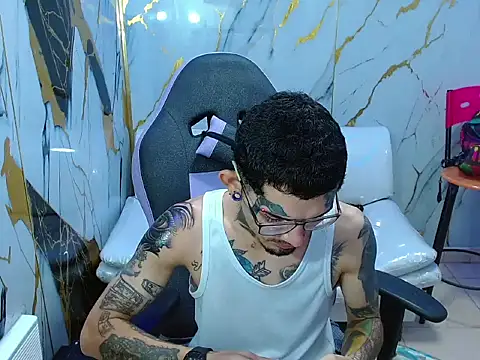 Snapshot of Boy_tatto77 chatting on May 2026 11:16:02 AM Boy tatto77 online show from May 2026 11:16:02 AM