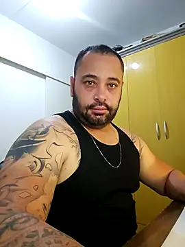 Snapshot of drlluis chatting on December 2025 09:21:02 PM drlluis online show from December 2025 09:21:02 PM