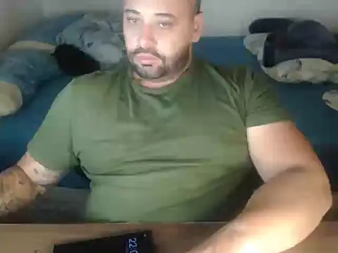 Snapshot of drlluis chatting on February 2026 01:00:02 AM drlluis online show from February 2026 01:00:02 AM