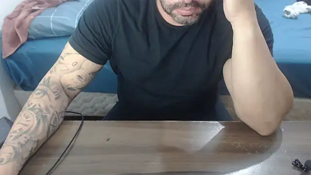 Snapshot of drlluis chatting on February 2026 02:30:01 AM drlluis online show from February 2026 02:30:01 AM