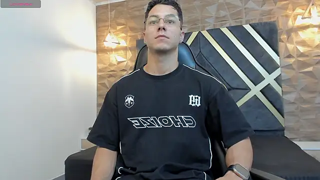 Snapshot of Noah_Clarkk chatting on February 2026 06:06:01 PM Noah Clarkk online show from February 2026 06:06:01 PM