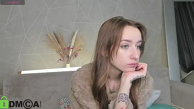 Hi  Karuuu online show from January 2026 01:10:02 AM