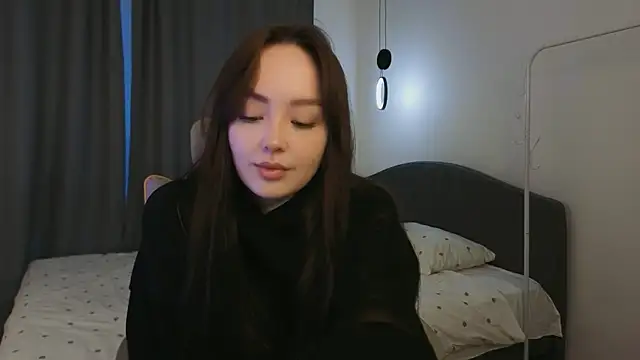 fallin lovee online show from April 2026 01:45:01 PM