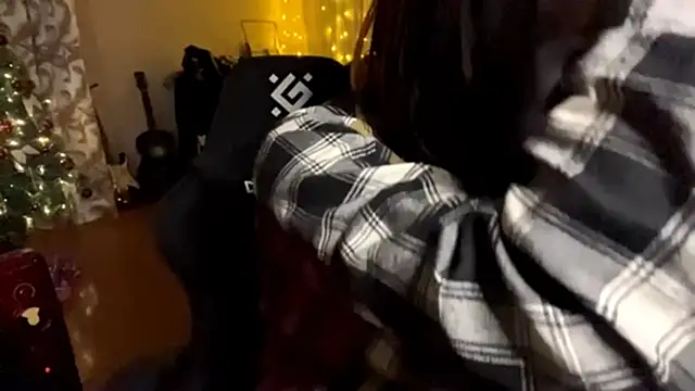 emo sweet online show from December 2025 10:17:02 PM