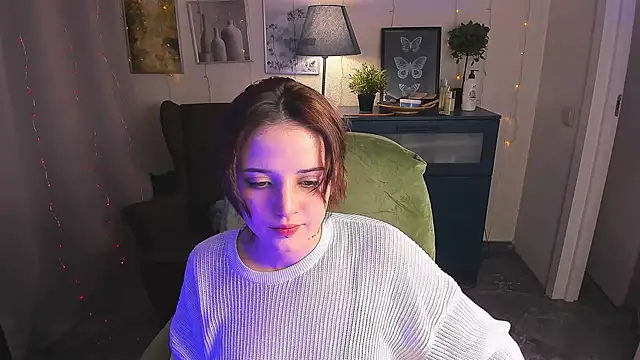 Snapshot of SarahShelby chatting on June 2026 10:14:02 PM SarahShelby online show from June 2026 10:14:02 PM