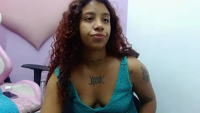 Dulcinea and puffy online show from January 2026 03:54:02 AM