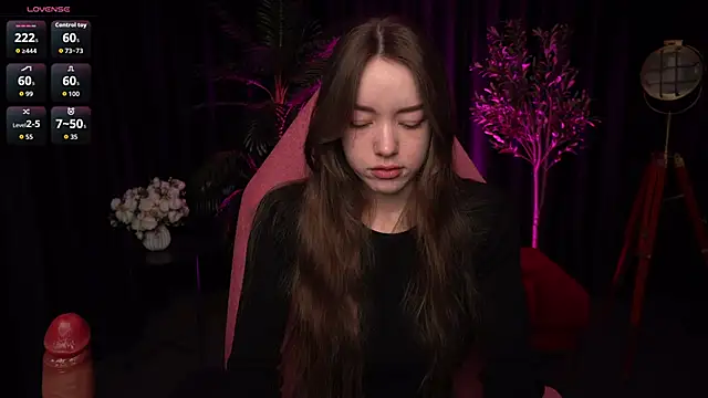 Snapshot of Velouraa chatting on May 2026 10:37:02 PM Velouraa online show from May 2026 10:37:02 PM
