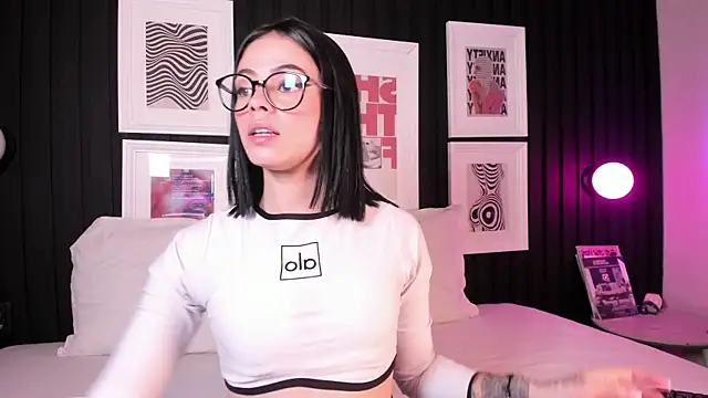 leslie thompson online show from January 2026 07:28:02 PM