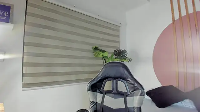 seraphine lark online show from January 2026 07:06:02 PM