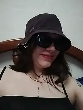 Snapshot of valerria_44 chatting on July 2026 04:00:01 PM valerria 44 online show from July 2026 04:00:01 PM