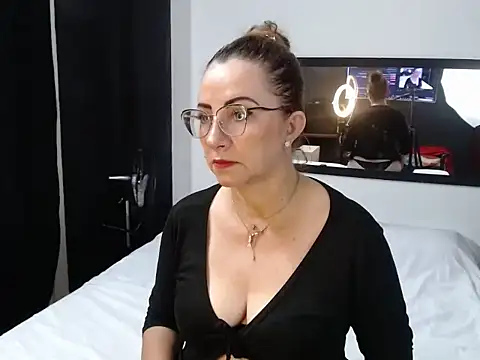 liss curly online show from January 2026 11:53:02 PM