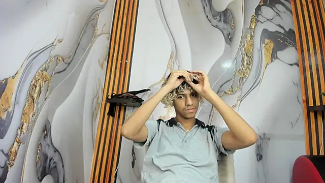 Victor LatinBoy online show from January 2026 12:32:02 PM