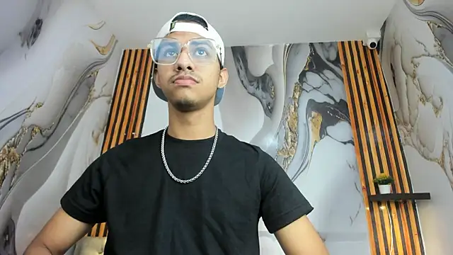 Victor LatinBoy online show from February 2026 11:53:02 AM