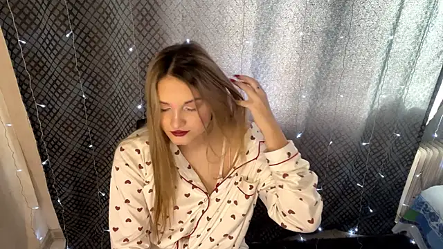 Snapshot of EmllyLighty chatting on January 2026 09:24:02 AM EmllyLighty online show from January 2026 09:24:02 AM