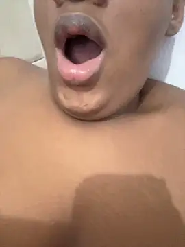 amorasecy online show from April 2026 04:40:01 AM