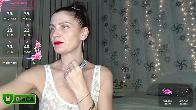 LindaXSteve online show from September 2025 09:41:02 PM