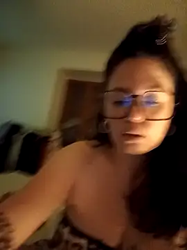 EdgedSleeve online show from February 2026 05:57:02 PM