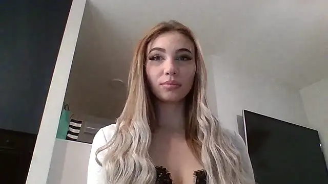 Snapshot of TeenLily chatting on January 2026 08:47:02 PM TeenLily online show from January 2026 08:47:02 PM