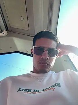 Snapshot of Latin_Paisa_Boy chatting on February 2026 01:01:02 PM Latin Paisa Boy online show from February 2026 01:01:02 PM